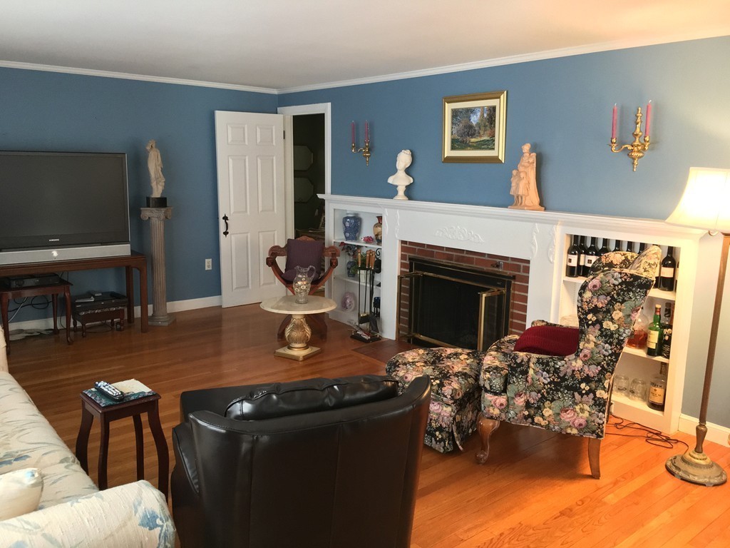 25 Outlook Road Wakefield, MA 01880 - Photo 3 of 21 Gallery Image 3