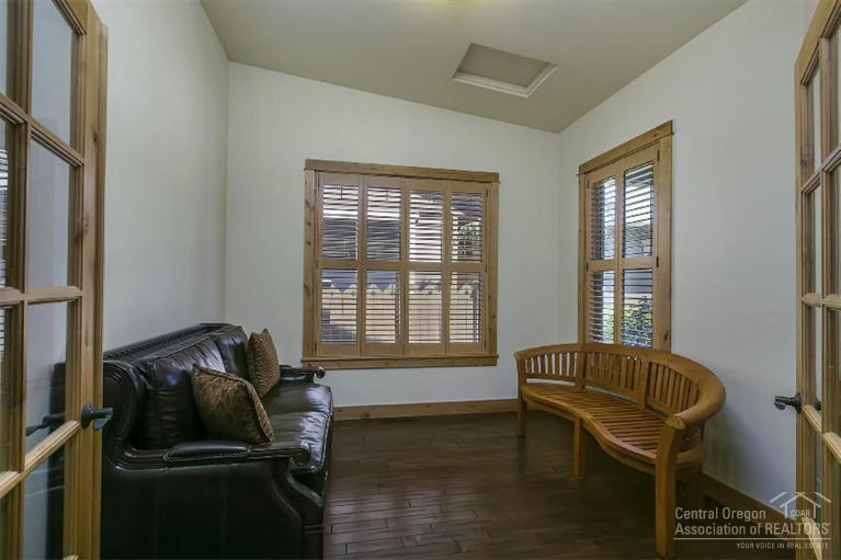 883 Southwest Blakely Road Bend, OR 97702 - Photo 9 of 24 Additional Photo
