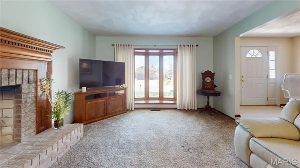 $335,000 | 447 Redwood Drive, Farmington, MO 63640