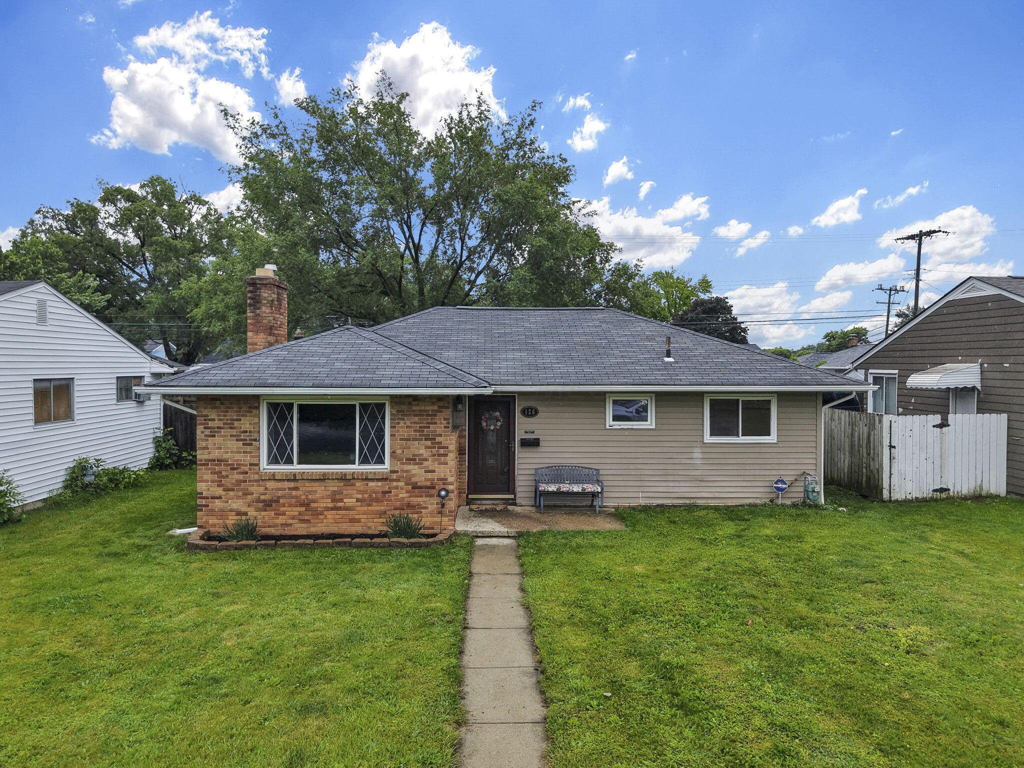 126 Oxley Road Columbus, OH 43228 - Photo 3 of 46