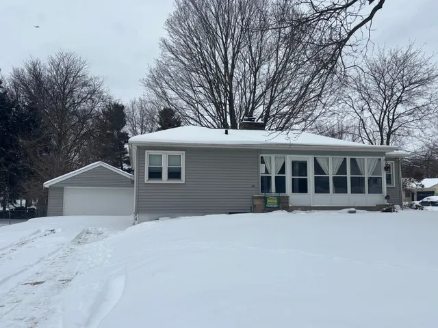 $169,900 | 400 Colfax Street, Jackson, MI 49203