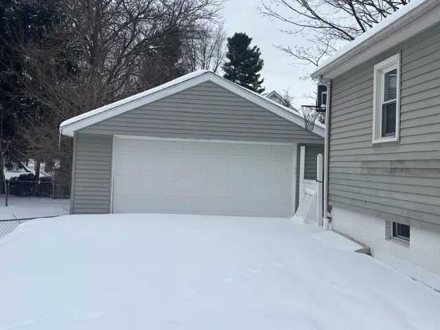 $169,900 | 400 Colfax Street, Jackson, MI 49203