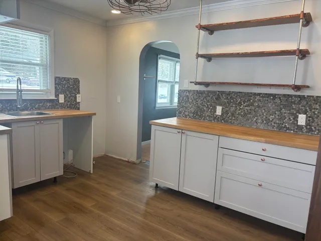 $169,900 | 400 Colfax Street, Jackson, MI 49203