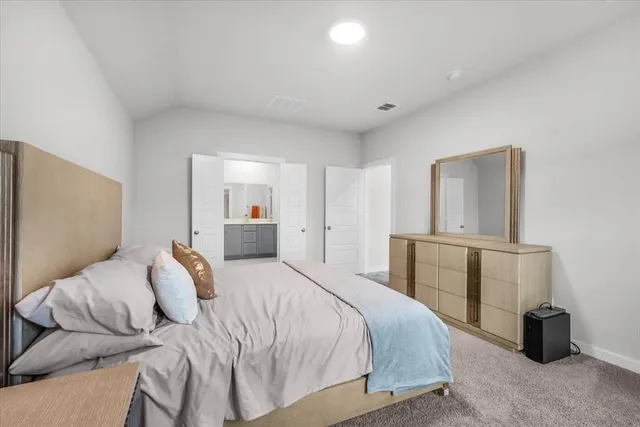 $2,550 | 640 Southern HIlls Drive, Red Oak, TX 75154