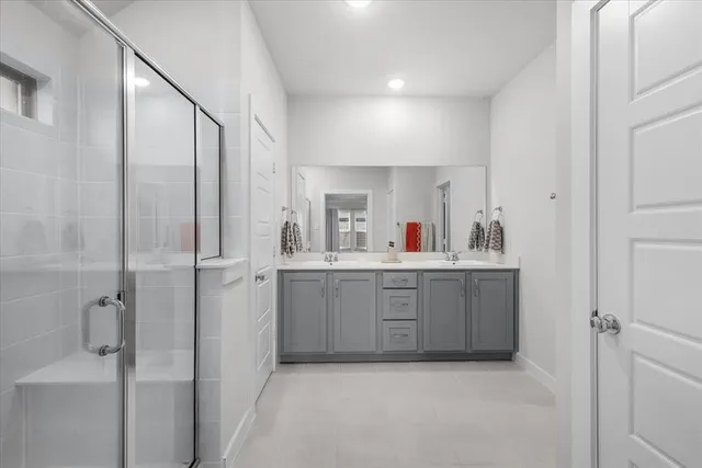 $2,550 | 640 Southern HIlls Drive, Red Oak, TX 75154