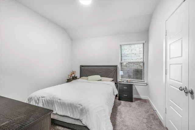 $2,550 | 640 Southern HIlls Drive, Red Oak, TX 75154