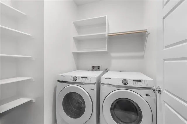 $2,600 | 640 Southern HIlls Drive, Red Oak, TX 75154