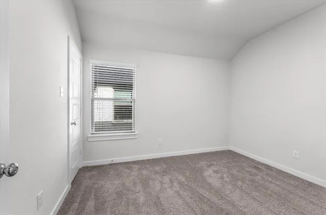 $2,550 | 640 Southern HIlls Drive, Red Oak, TX 75154