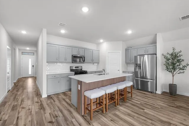 $2,550 | 640 Southern HIlls Drive, Red Oak, TX 75154