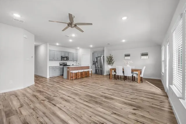 $2,550 | 640 Southern HIlls Drive, Red Oak, TX 75154