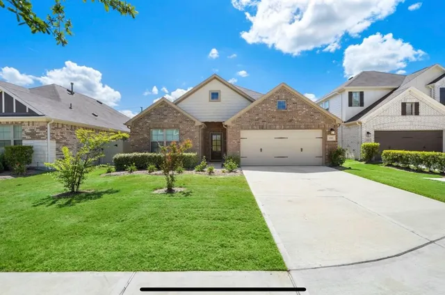 $345,000 | 10325 South Goshawk Trail, Conroe, TX 77385