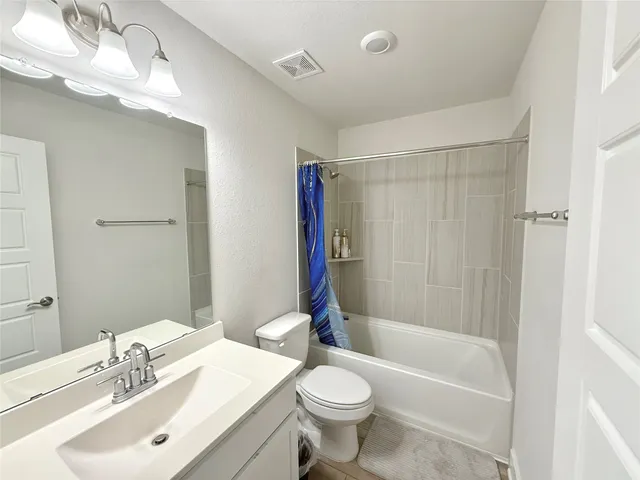 $345,000 | 10325 South Goshawk Trail, Conroe, TX 77385