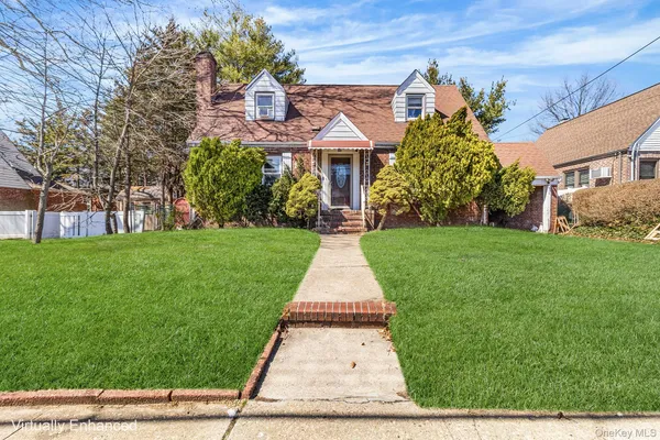 $500,000 | 11 Henry Street, Valley Stream, NY 11580