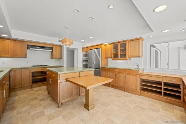 $3,950,000 | 1640 El Paso Real, La Jolla, CA 92037