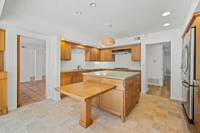 $3,950,000 | 1640 El Paso Real, La Jolla, CA 92037