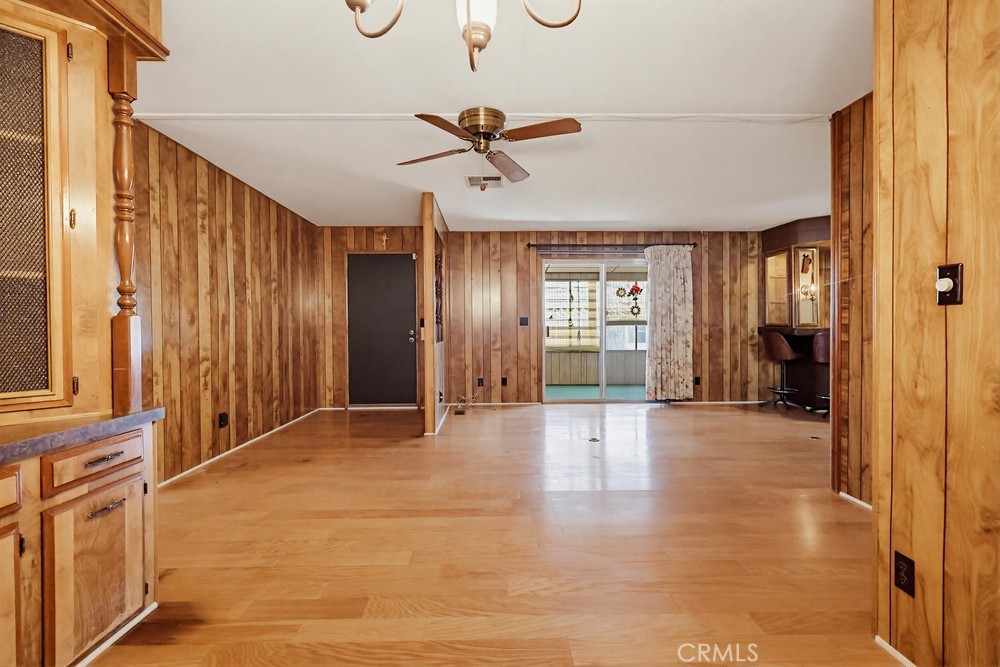 31244 North Lakehills Road Castaic, CA 91384 - Photo 18 of 72 Dining area