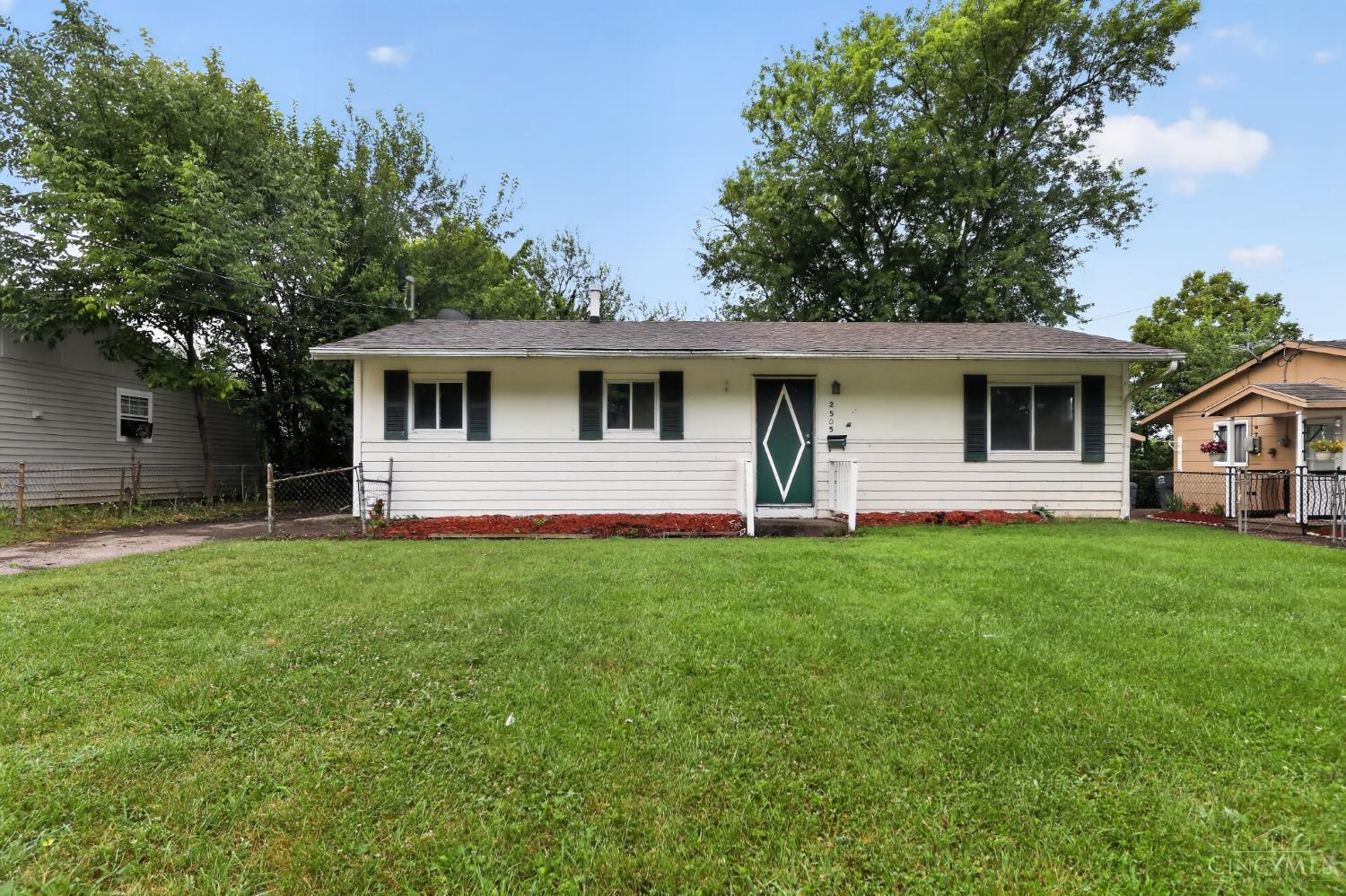 2505 Wenning Road Cincinnati, OH 45231 - Photo 5 of 31