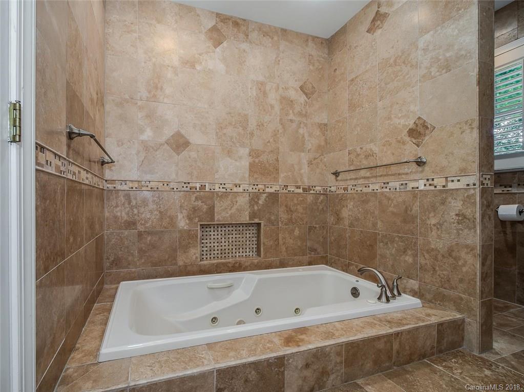 4123 Quail View Road Charlotte, NC 28226 - Photo 11 of 24 Gallery Image 11