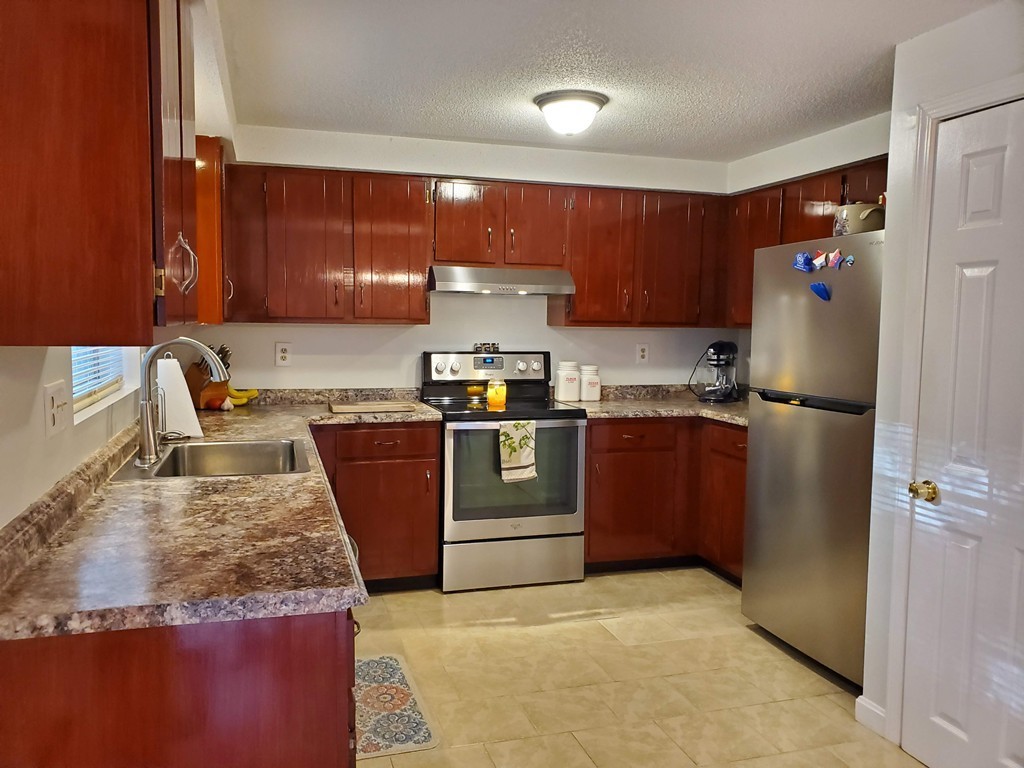 79 East Ridge Road, Unit 79 Merrimack, NH 03054 - Photo 2 of 17