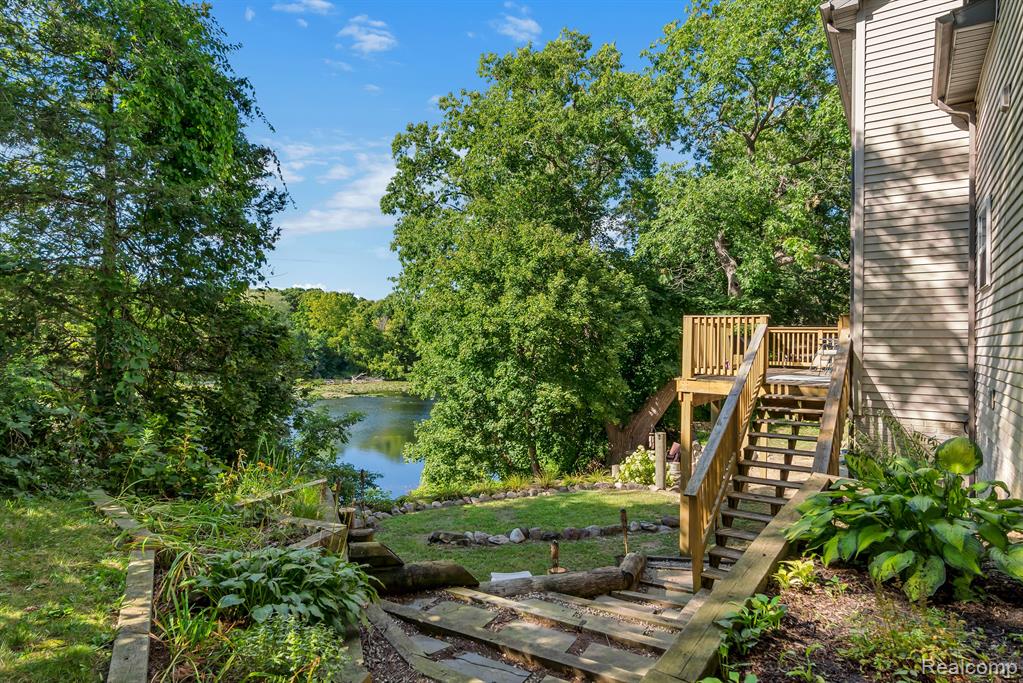 8246 Kimble Drive Pinckney, MI 48169 - Photo 31 of 45