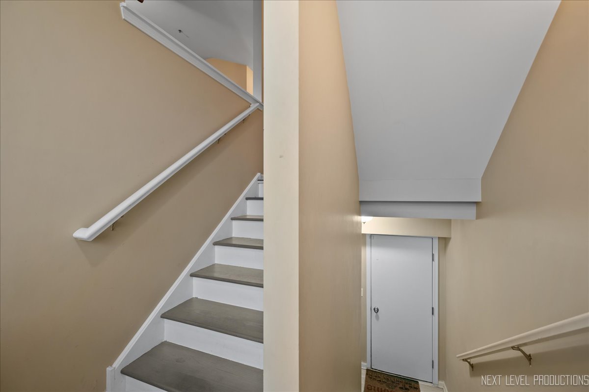 3765 Bailey Road Yorkville, IL 60560 - Photo 19 of 27 a view of entryway