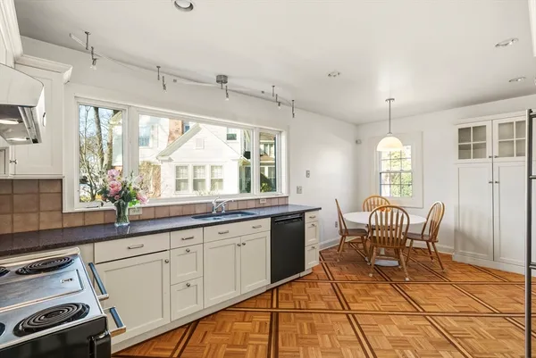 $749,000 | 55 Dover Road, Longmeadow, MA 01106