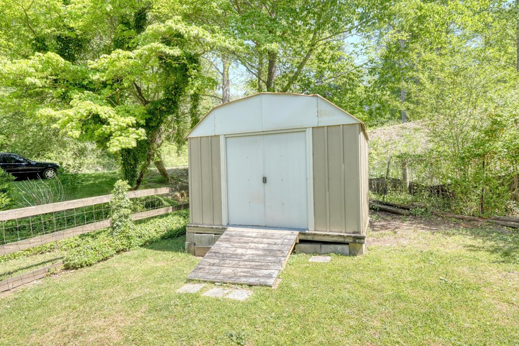 832 Canyon Road Marble, NC 28905 - Photo 18 of 48