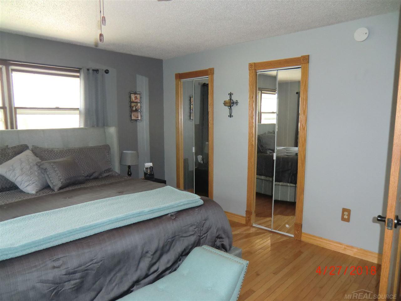 3028 Riverside Drive Port Huron, MI 48060 - Photo 13 of 23 31345967-12.JPG