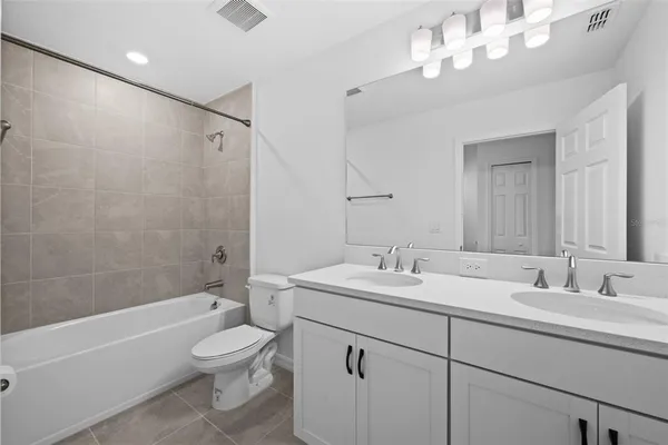 $2,300 | 5429 Tripoli Drive, Palmetto, FL 34221