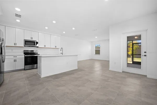 $2,300 | 5429 Tripoli Drive, Palmetto, FL 34221