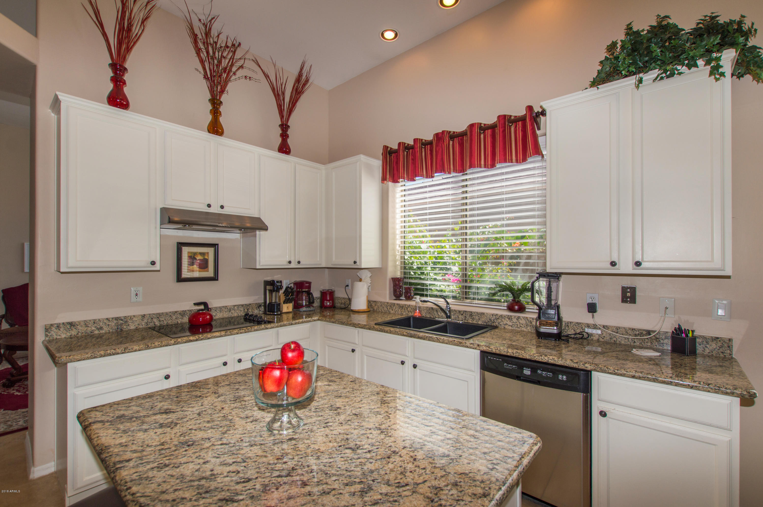 3123 East Amber Ridge Way Phoenix, AZ 85048 - Photo 8 of 42 07 Kitchen