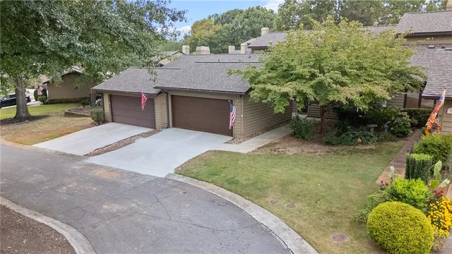 $295,000 | 325 Skylark Circle, Greer, SC 29650