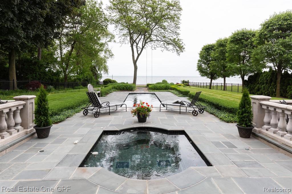 992 Lake Shore Road Grosse Pointe Shores, MI 48236 - Photo 51 of 59