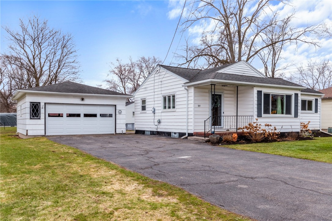 Welcome to 3115 Lyell Rd