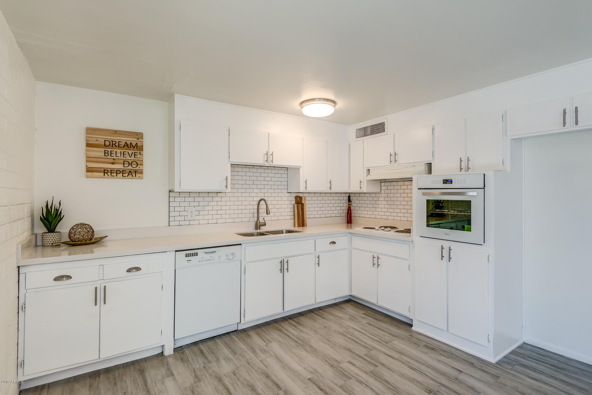 3533 East Hearn Road Phoenix, AZ 85032 - Photo 11 of 29 DSC_1940_