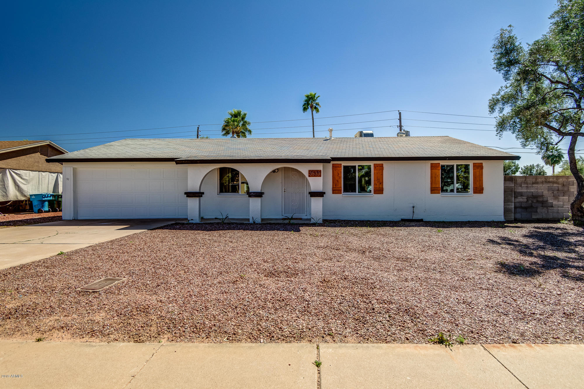 3533 East Hearn Road Phoenix, AZ 85032 - Photo 2 of 29 DSC_2000_