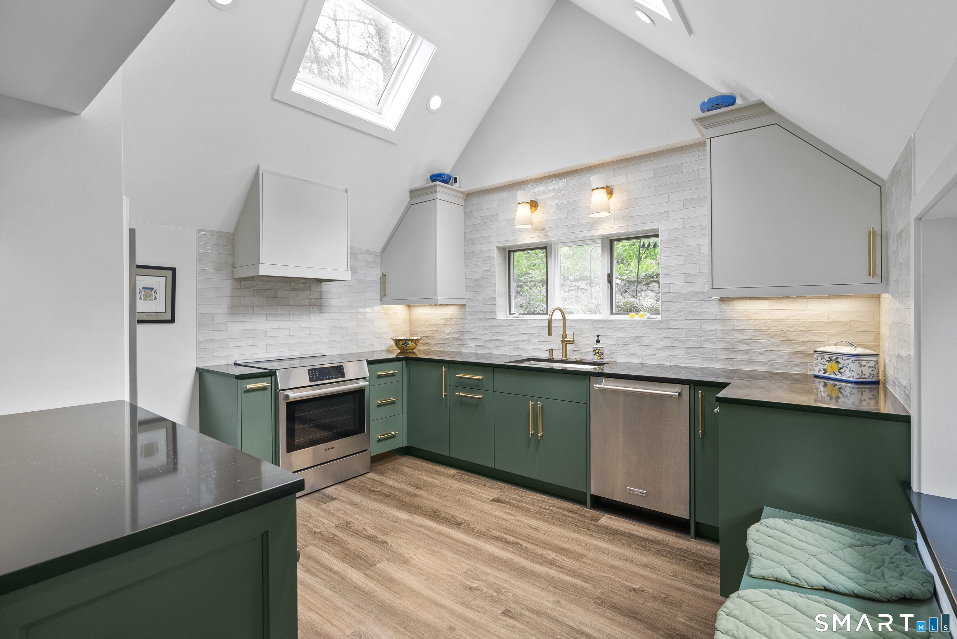 8 Morgan Road Canton, CT 06019 - Photo 8 of 40