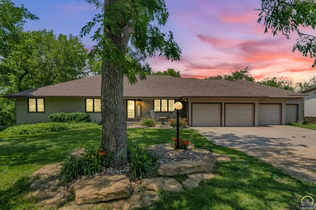 $634,900 | 4848 Southeast 53rd Street, Berryton, KS 66409