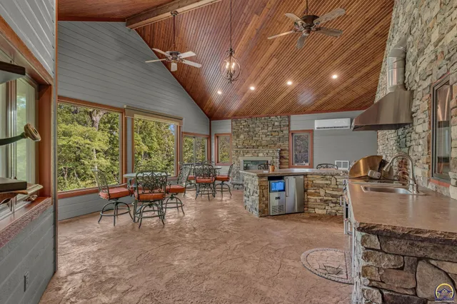 $634,900 | 4848 Southeast 53rd Street, Berryton, KS 66409