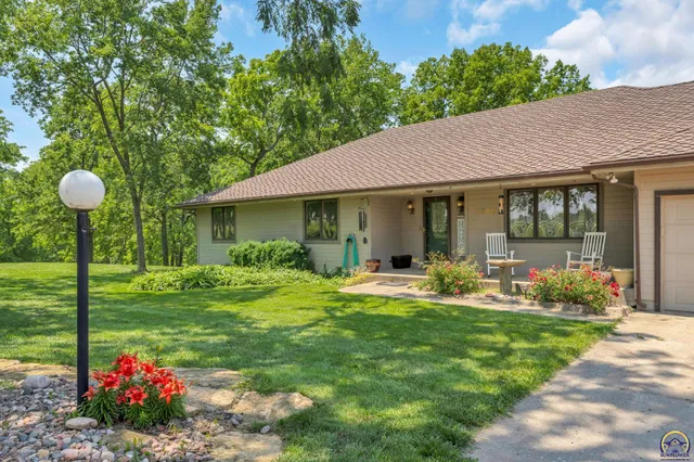 $634,900 | 4848 Southeast 53rd Street, Berryton, KS 66409