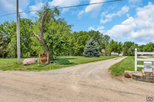 $634,900 | 4848 Southeast 53rd Street, Berryton, KS 66409