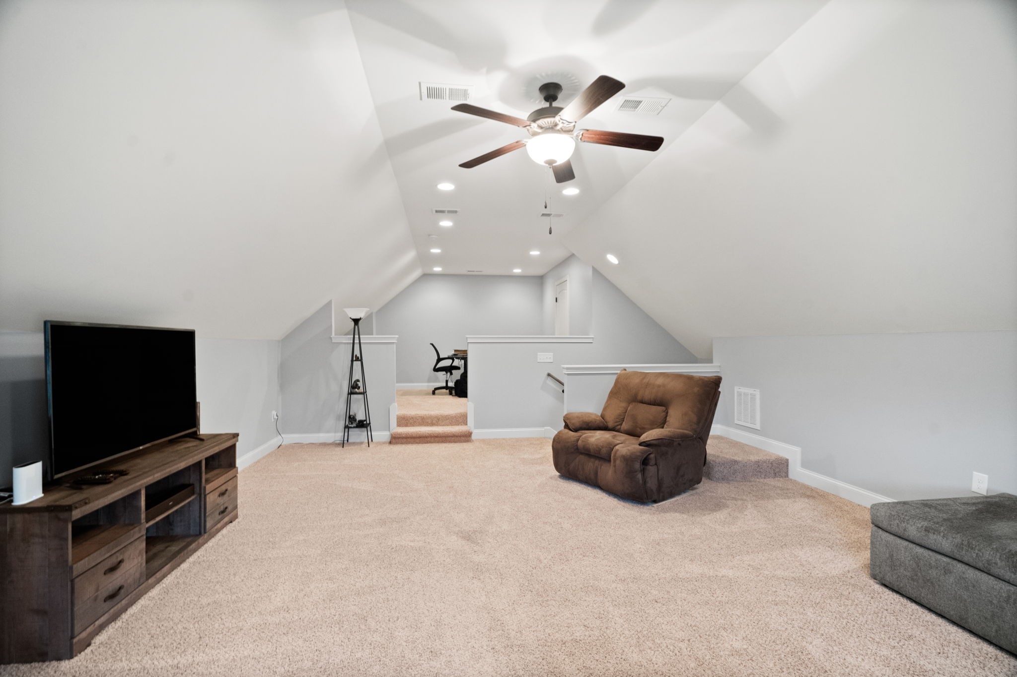 48 Harbor Pointe Lebanon, TN 37087 - Photo 21 of 28 a living room with furniture and a flat screen tv