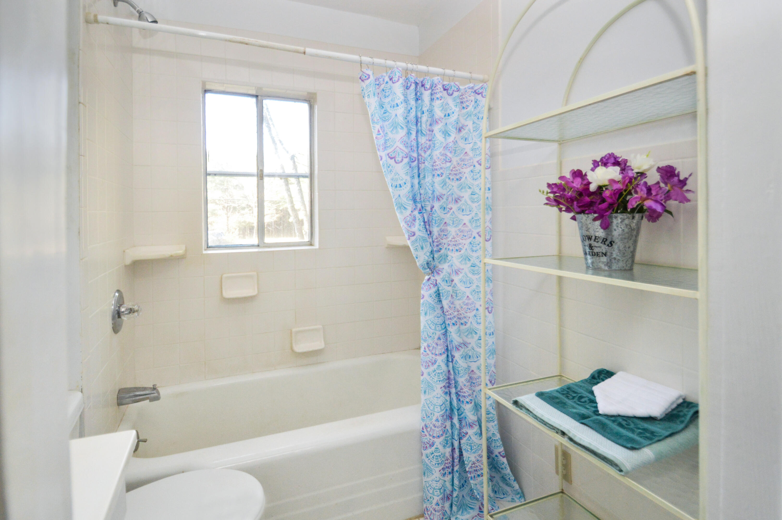5333 Hardy Road Hardy, VA 24101 - Photo 14 of 41 a bath room with a bath tub and a toilet