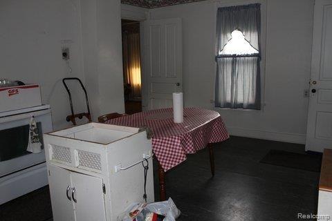 659 Laplaisance Road Monroe, MI 48161 - Photo 6 of 12 IMG_0028.jpg