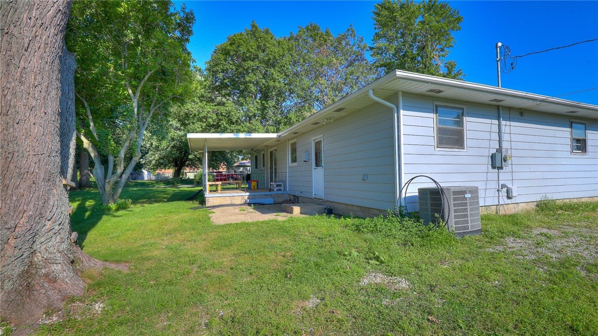 40 Berry Drive Decatur, IL 62526 - Photo 24 of 28 Gallery Image 24