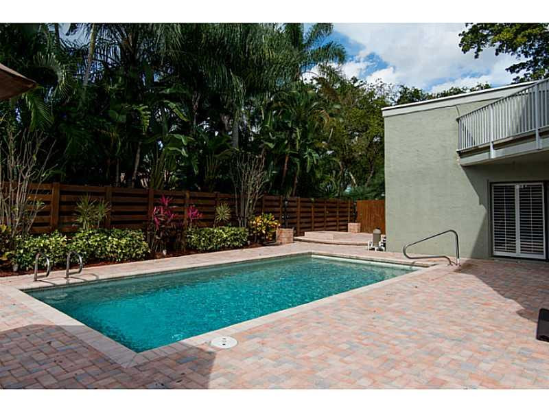 67 Hickory Road, Unit 67 Hollywood, FL 33021 - Photo 15 of 34 Exterior Front.
