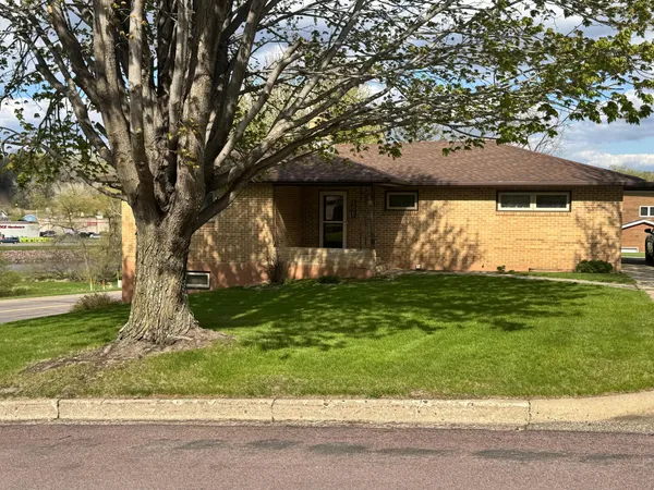 $279,900 | 824 Brown Street, Jackson, MN 56143