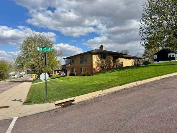 $279,900 | 824 Brown Street, Jackson, MN 56143
