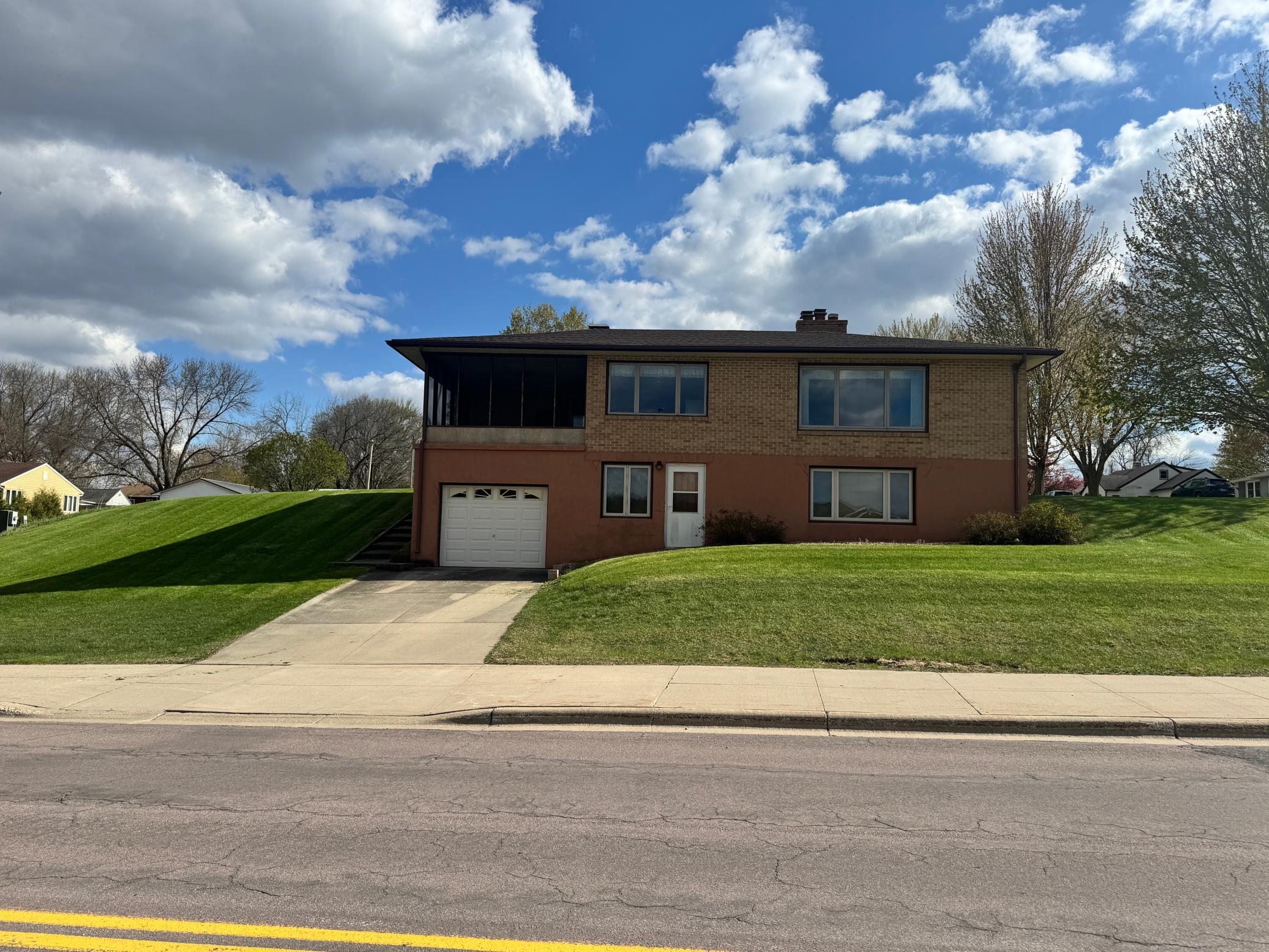 824 Brown Street Jackson, MN 56143 - Photo 3 of 36