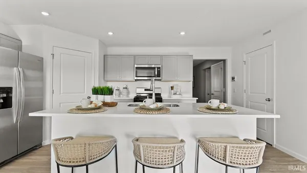 $320,350 | 673 Chellberge Pass, New Haven, IN 46774